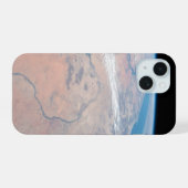 紅海の隣で北に曲がるナイル川 iPhone 15ケース (裏面横)