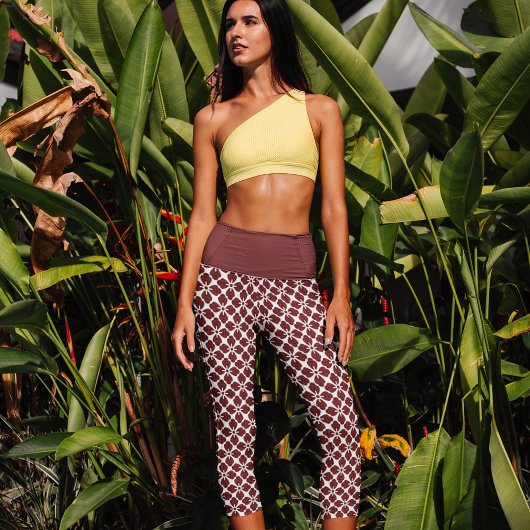 紅白の花菱フローラルパターン カプリレギンス