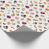 紅色の花と紅葉の模様 ラッピングペーパー (角)