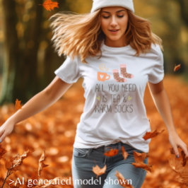紅茶とあたたかい靴下があればそれでいい女の子 Tシャツ
