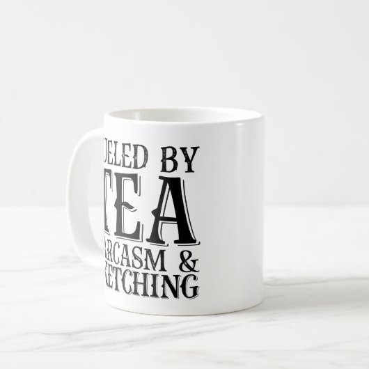 紅茶の皮肉とスケッチによって煽られる コーヒーマグカップ (正面左)