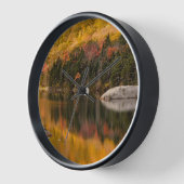 紅葉がビーバー池で反射 壁時計 (傾斜)