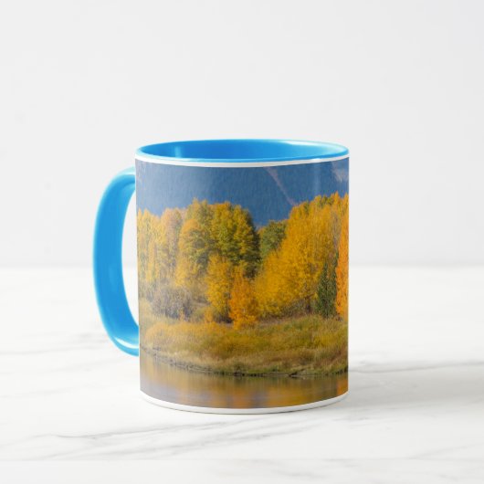 紅葉したアメリカヤマナラシの木々 マグカップ (正面左)