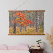 紅葉したカエデの木 吊り下げ型タペストリー (寝室)