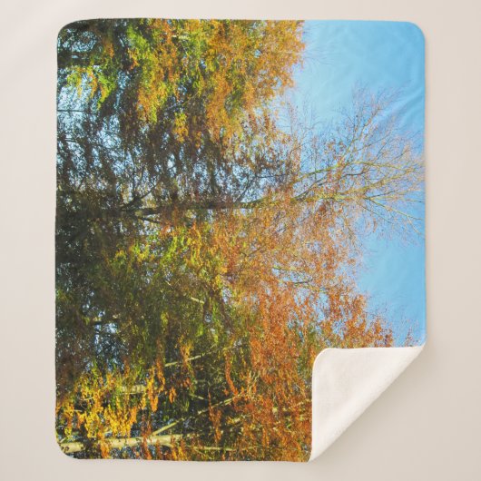 紅葉とブルースカイ – パーソナライズされた シェルパブランケット (正面)