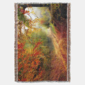 紅葉と木が未舗装道路を覆う スローブランケット (正面縦)