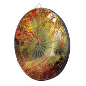 紅葉と木が未舗装道路を覆う ダーツボード (正面右)