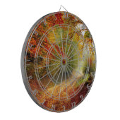 紅葉と木が未舗装道路を覆う ダーツボード (正面左)