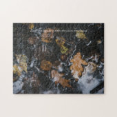 紅葉と神秘的な水の中のドングリ ジグソーパズル (横)