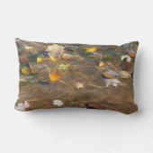 紅葉の池の水の自然写真 ランバークッション (裏面)