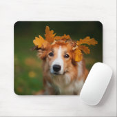 紅葉の花輪を持つ赤いボーダーコリー マウスパッド (マウス)