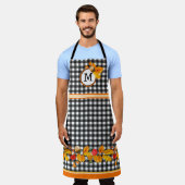 紅葉オンブラックジンガムモノグラムの エプロン (着用した状態)