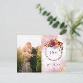 紅葉モダンMarsala写真Save The Date インビテーションポストカード (スタンド正面)