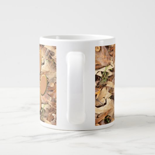 紅葉迷彩柄自然抽象芸術写真イニシャル ジャンボコーヒーマグカップ (裏面)