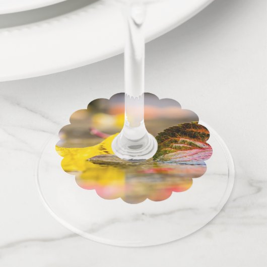 紅葉 ワイングラスタグ (クローズアップ)