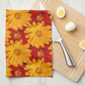 紅黄色のマリゴールドの花の美しいメドレー キッチンタオル (四つ折り)