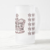 (紋章の)フラ・ダ・リおよび十字のプリントが付いている王冠 フロストグラスビールジョッキ (正面右)