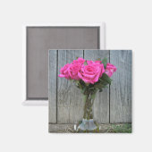 納屋でホットピンクのローズブーケ マグネット (正面/裏面)