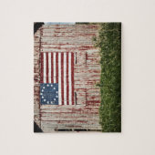 納屋で絵を描かれる米国旗 ジグソーパズル (縦)