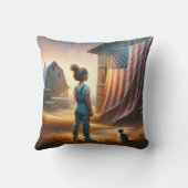 納屋にアメリカ国旗を掲げた小さな女の子 クッション (裏面)