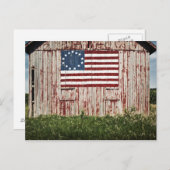 納屋に色彩の鮮やかあるアメリカ国旗 ポストカード (正面/裏面)