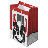 納屋のある田舎牛MGB ミディアムペーパーバッグ (正面アングル)