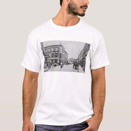 納屋の居酒屋、Highbury、c.1900 Tシャツ (正面)