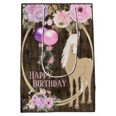 納屋の木の上の可愛い馬と花の誕生日 ミディアムペーパーバッグ (裏面)