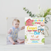 納屋周囲の庭おもしろい1st誕生日パーティーファームアニマルフォト 招待状 (スタンド正面)