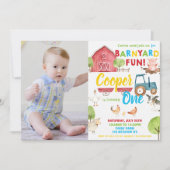 納屋周囲の庭おもしろい1st誕生日パーティーファームアニマルフォト 招待状 (正面)