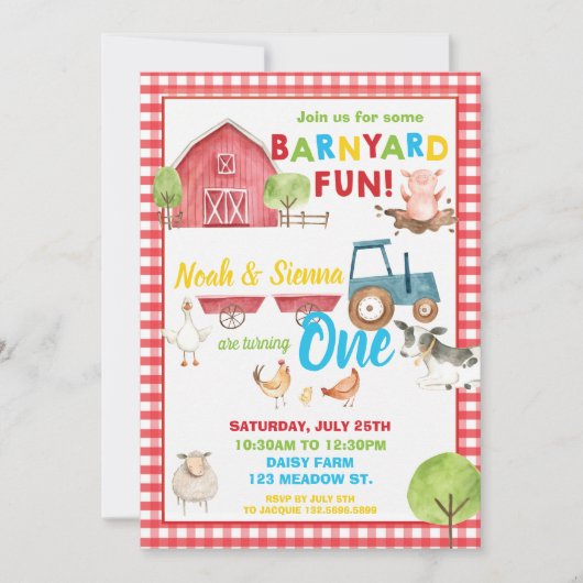 納屋周囲の庭おもしろい1st誕生日パーティーファーム動物ツインズ 招待状 (正面)