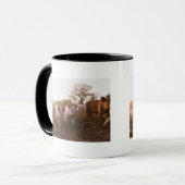 納屋周囲の庭のコブタ マグカップ (正面左)