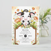 納屋周囲の庭シンプル牛誕生日 招待状 (スタンド正面)