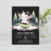 納屋周囲の庭印刷可能な牛誕生日 招待状 (スタンド正面)