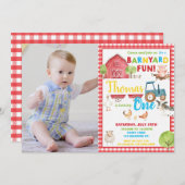 納屋周囲の庭1歳の誕生日パーティーかわいいファーム動物の写真 招待状 (正面/裏面)