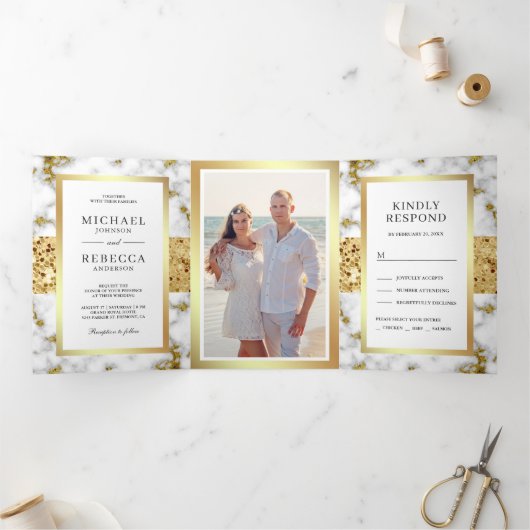 純白とグレイのマーブル模様にゴールドのラメが輝く ウェディングフォト 三つ折り招待状 (内部)