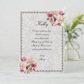 純白のユリの花をあしらった大理石のウェディング メイド・オブ・オナー 招待状 (スタンド正面)