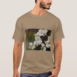 純白ミニマリスト Tシャツ
