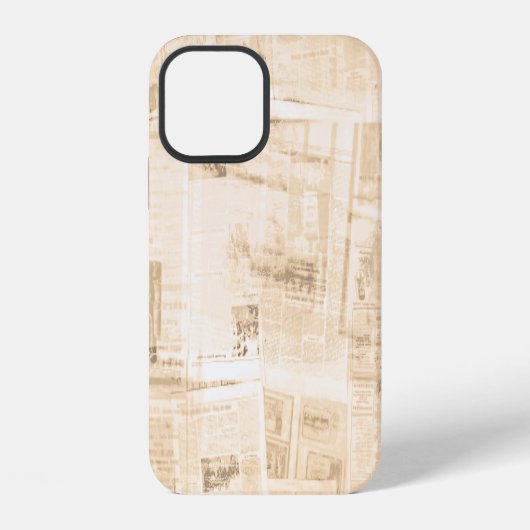 紙くずのような質感の古新聞の背景 iPhoneケース (裏面)