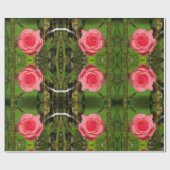 紙をピンクのバラで包む ラッピングペーパー (フラット)