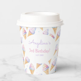 紙カップの誕生日おいしいアイスクリーム。 紙コップ