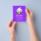 紙カップケーキキッズ誕生日パーティーの招待状 チラシ (手)