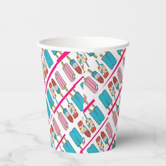 紙コップの氷 紙コップ (右)