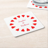 紙コースター – 名前の付いた赤いハートの円 (アングル)