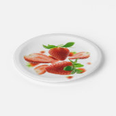 紙プレートとイチゴ ペーパープレート (アングル)