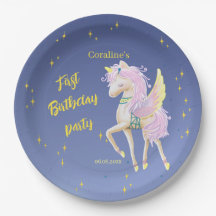 紙プレートと優しいユニコーンのイメージ
