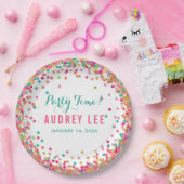 紙吹雪を振りかける女の子のための誕生日パーティーの装飾 ペーパープレート (パーティー)