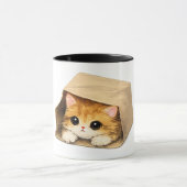 紙袋に顔を出すかわいい子猫のマグカップ マグカップ (中央)