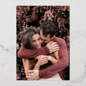 素敵なゴールドフォイルミニマルスクリプト日付を保存 箔招待状 (裏面)