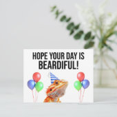 素敵な一日を!ヒゲドラゴンの面白い誕生日メッセージ ポストカード (スタンド正面)